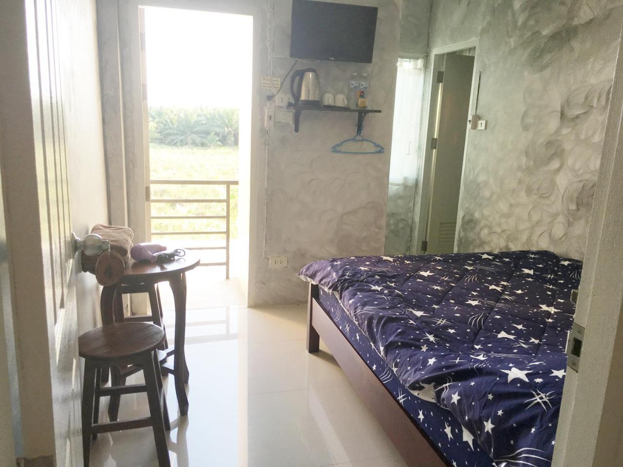 You In House Urt Surathani Airport Surat Thani Esterno foto
