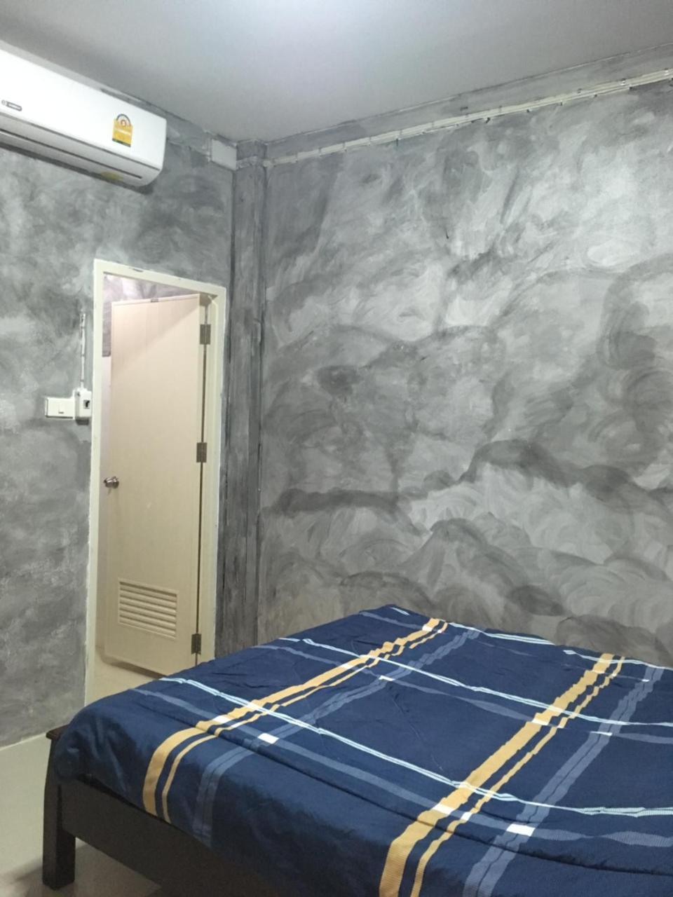 You In House Urt Surathani Airport Surat Thani Esterno foto